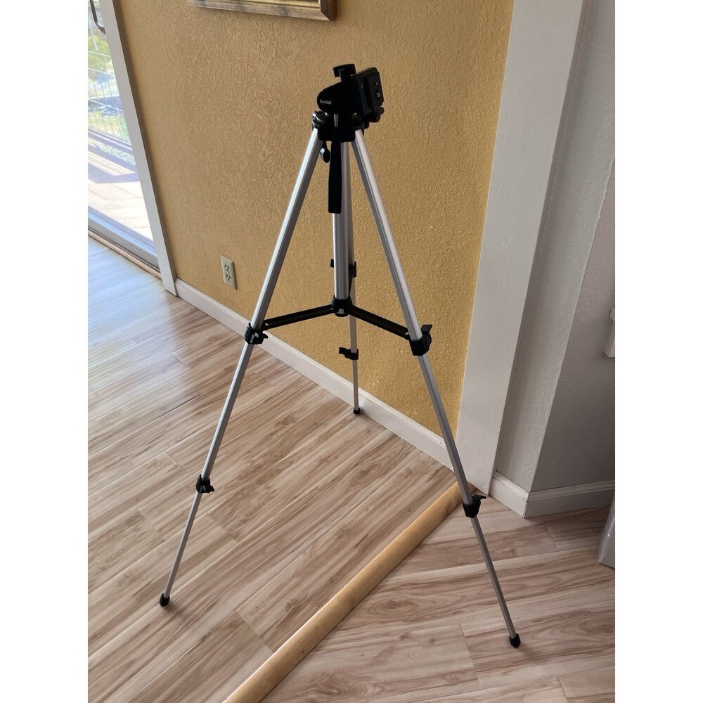 Kodak 8662207 Digital Camera Tripod & Carrying Case Used Great Shape